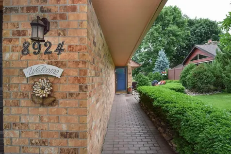 8924 Montegue Terrace Brooklyn Park MN 55443