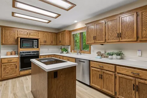 13673 Duluth Drive Apple Valley MN 55124