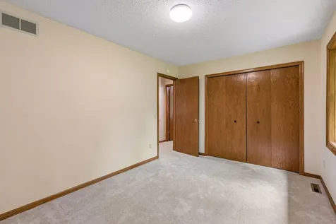 13673 Duluth Drive Apple Valley MN 55124