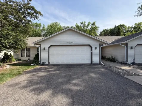 6710 Buckley Circle Inver Grove Heights MN 55076