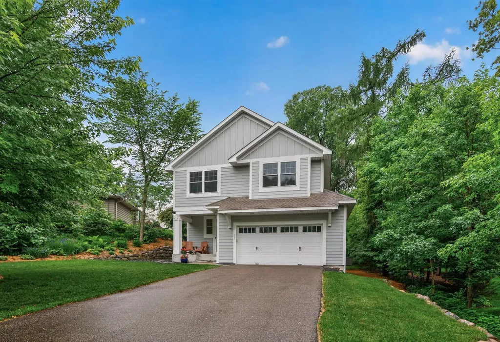 227 Sunnyridge Lane Golden Valley MN 55422