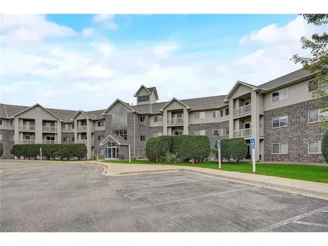 1321 Lake Drive W Chanhassen MN 55317