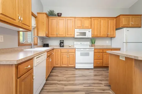 110 Ivy Circle Alexandria MN 56308