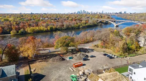 104 Mississippi River Boulevard N Saint Paul MN 55104