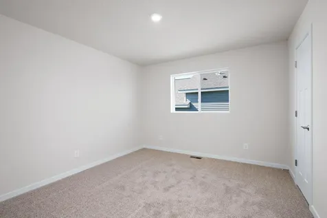 902 Spruce Circle N Cambridge MN 55008