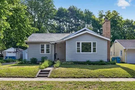 4034 Zane Avenue N Robbinsdale MN 55422