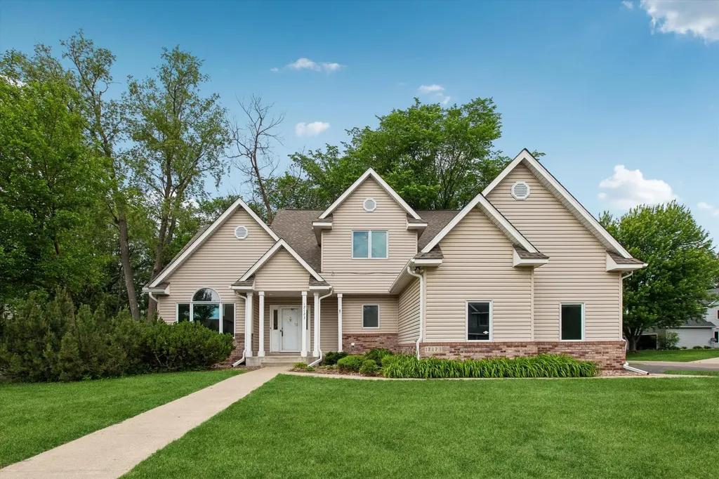 17123 Jonathan Court Lakeville MN 55044