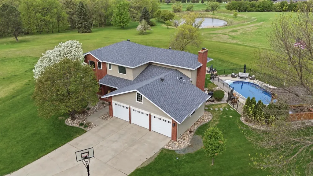 3500 Riverview Circle Moorhead MN 56560