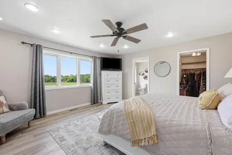 3500 Riverview Circle Moorhead MN 56560