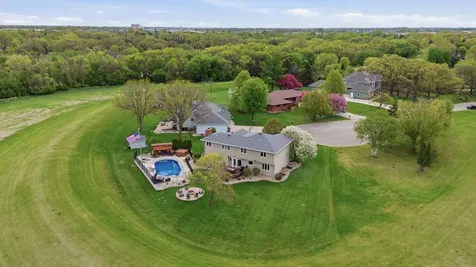 3500 Riverview Circle Moorhead MN 56560