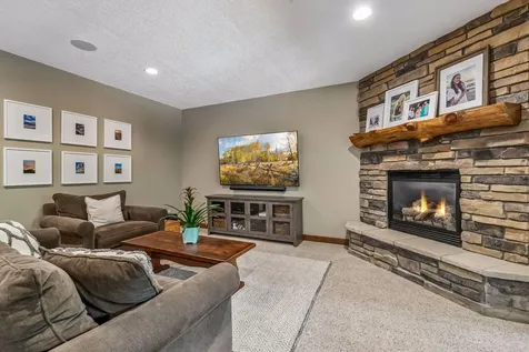 1766 Alphon Drive Victoria MN 55386