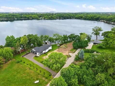 1184 Edgewater Avenue Arden Hills MN 55112