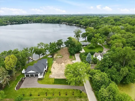 1184 Edgewater Avenue Arden Hills MN 55112