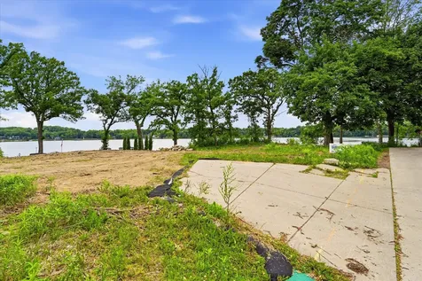 1184 Edgewater Avenue Arden Hills MN 55112