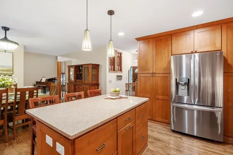 4876 Knottingham Circle Eagan MN 55122