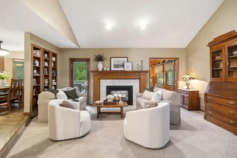 4876 Knottingham Circle Eagan MN 55122