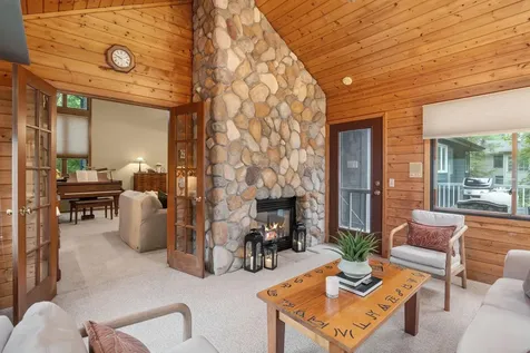 4876 Knottingham Circle Eagan MN 55122