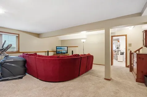 4876 Knottingham Circle Eagan MN 55122