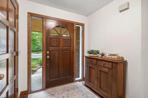 4876 Knottingham Circle Eagan MN 55122
