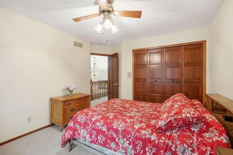 4876 Knottingham Circle Eagan MN 55122