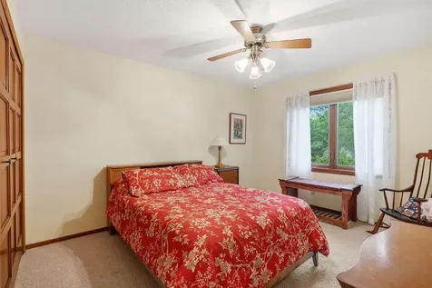 4876 Knottingham Circle Eagan MN 55122