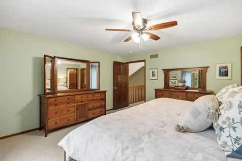 4876 Knottingham Circle Eagan MN 55122