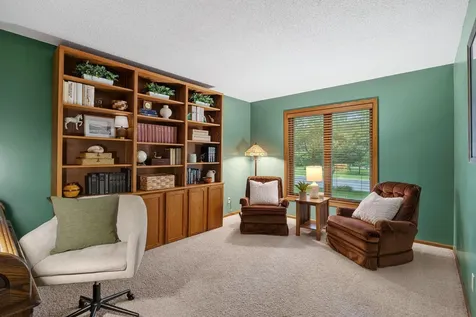 4876 Knottingham Circle Eagan MN 55122