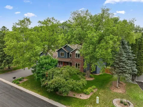 4876 Knottingham Circle Eagan MN 55122