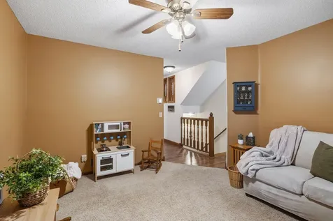 4876 Knottingham Circle Eagan MN 55122