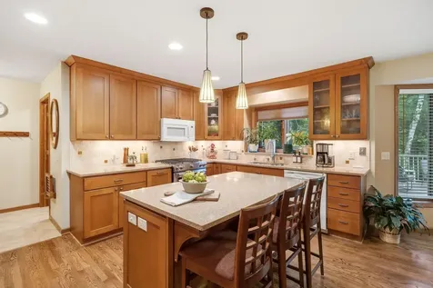 4876 Knottingham Circle Eagan MN 55122