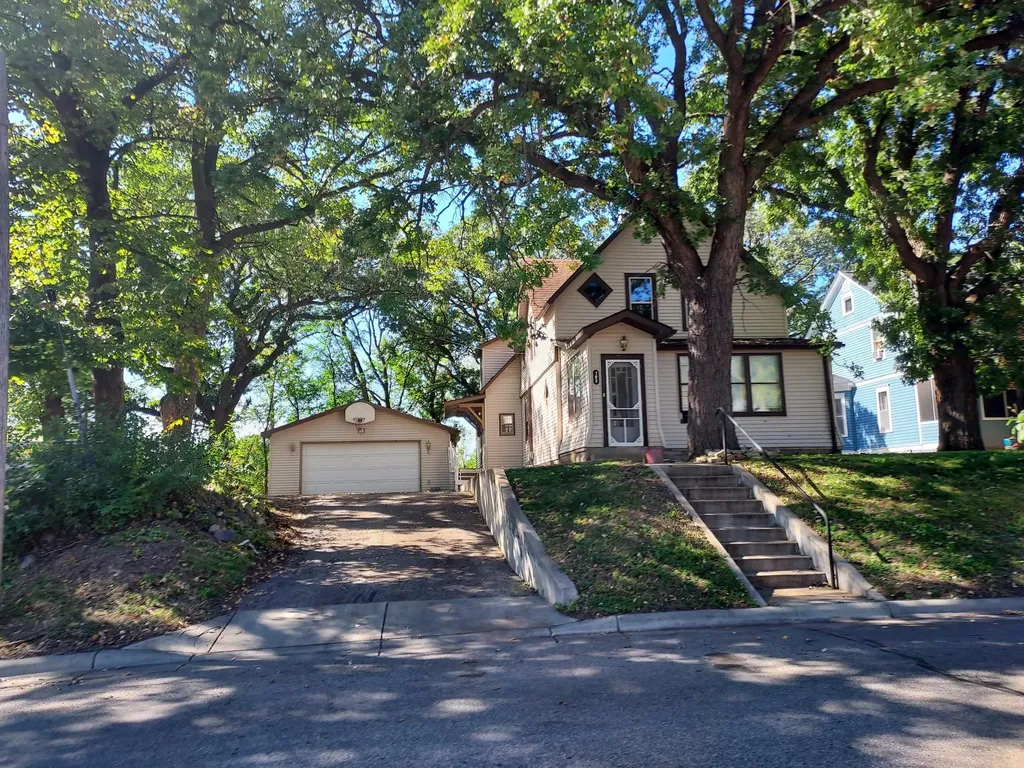 703 N 1st Street Montevideo MN 56265