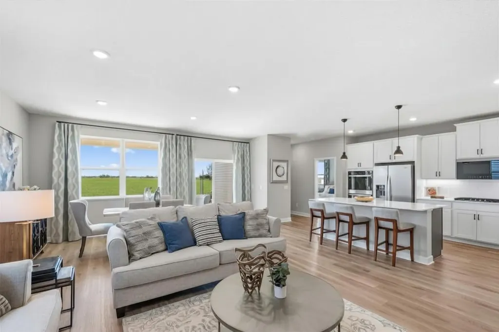 1712 Oak Creek Drive Chaska MN 55318