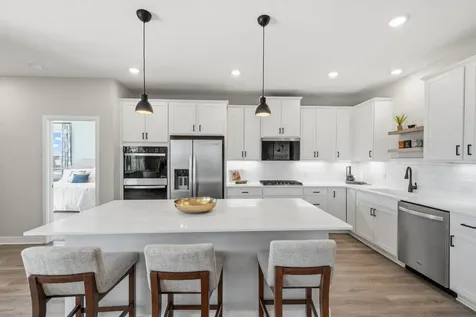 1712 Oak Creek Drive Chaska MN 55318