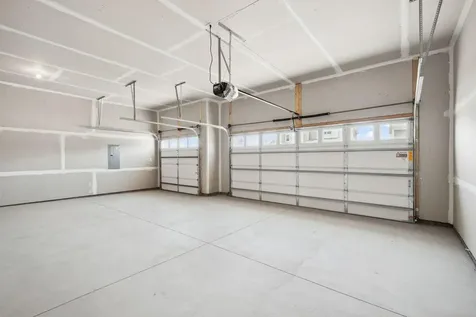 1712 Oak Creek Drive Chaska MN 55318