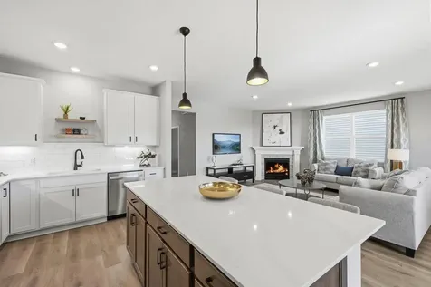 1712 Oak Creek Drive Chaska MN 55318