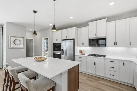 1712 Oak Creek Drive Chaska MN 55318