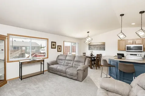 5242 49th Avenue S Fargo ND 58104