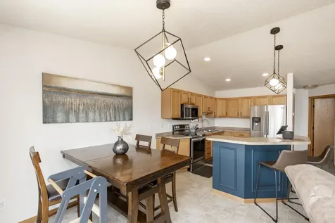 5242 49th Avenue S Fargo ND 58104