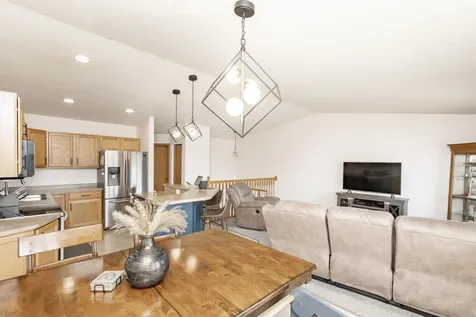 5242 49th Avenue S Fargo ND 58104