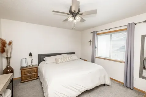 5242 49th Avenue S Fargo ND 58104