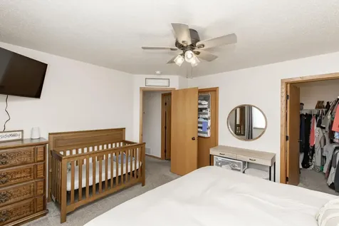 5242 49th Avenue S Fargo ND 58104