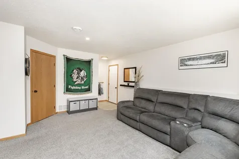 5242 49th Avenue S Fargo ND 58104