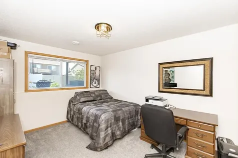 5242 49th Avenue S Fargo ND 58104
