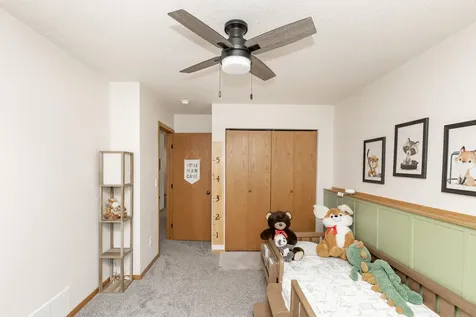 5242 49th Avenue S Fargo ND 58104