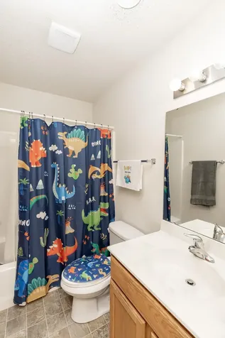 5242 49th Avenue S Fargo ND 58104