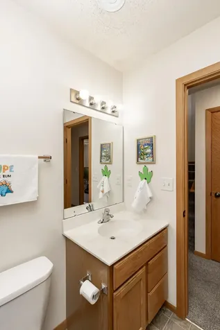 5242 49th Avenue S Fargo ND 58104