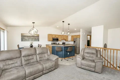 5242 49th Avenue S Fargo ND 58104