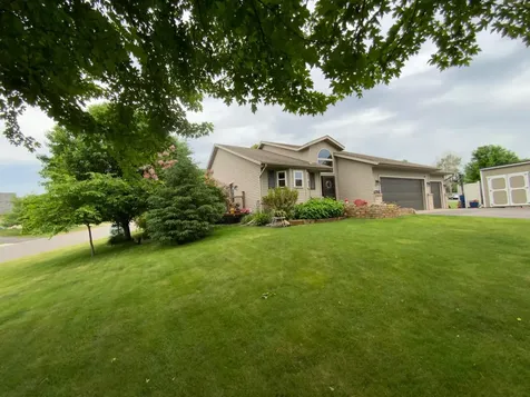 1281 Agate Court Sauk Rapids MN 56379
