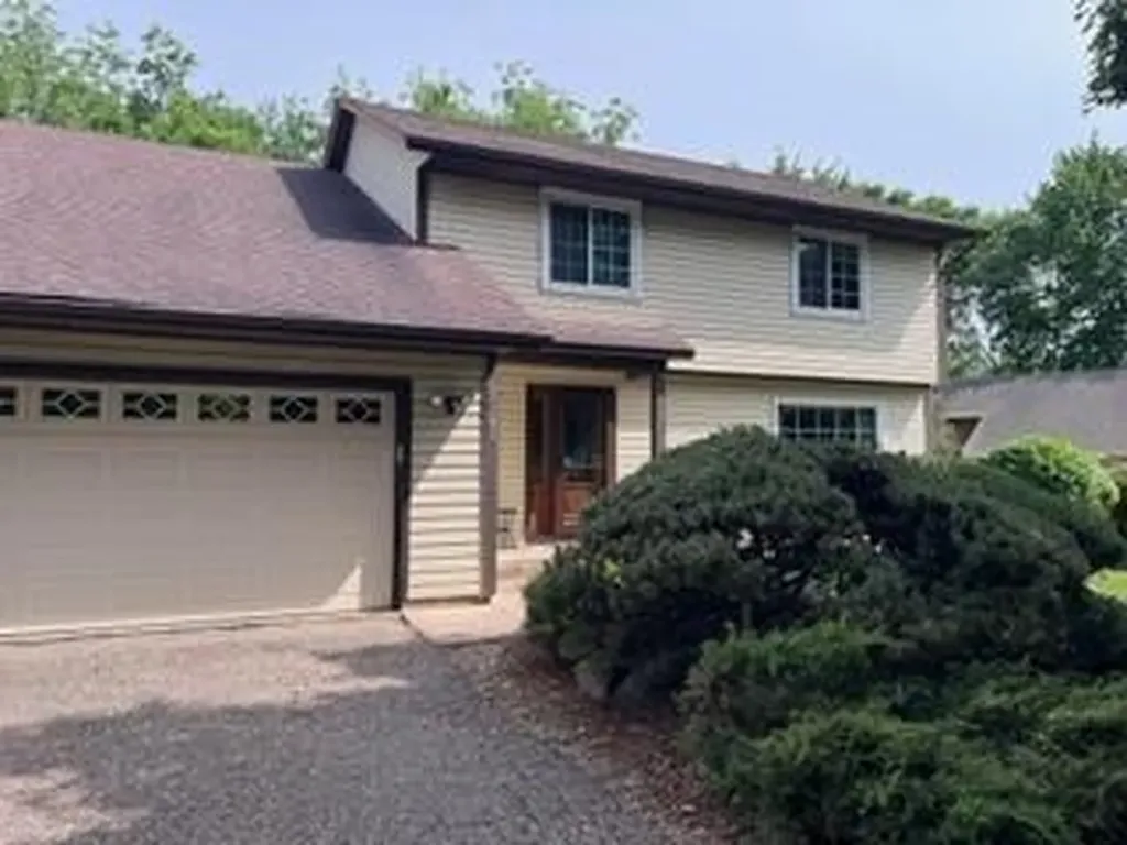 8527 Isle Avenue S Cottage Grove MN 55016