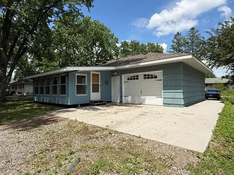 954 109th Avenue NW Coon Rapids MN 55448